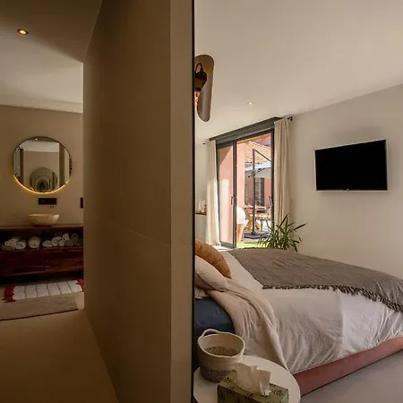 4 Etoiles, 300m2, 700 M Plage, 5 Min Du Centre