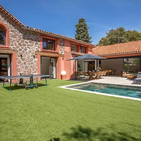 4 Etoiles, 300m2, 700 M Plage, 5 Min Du Centre *