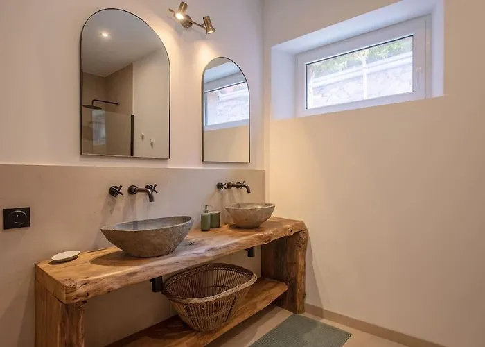 4 Etoiles, 300m2, 700 M Plage, 5 Min Du Centre *