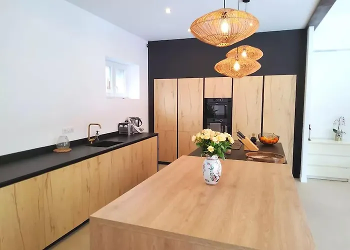 Villa 4 Etoiles, 300m2, 700 M Plage, 5 Min Du Centre Saint-Raphaël