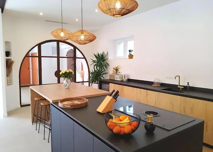 4 Etoiles, 300m2, 700 M Plage, 5 Min Du Centre Saint-Raphaël