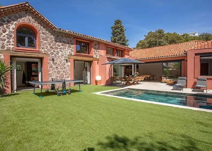 4 Etoiles, 300m2, 700 M Plage, 5 Min Du Centre *