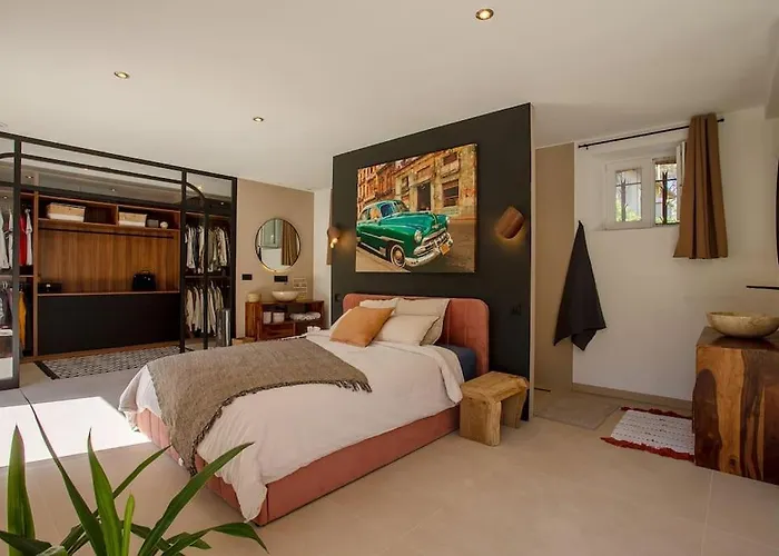 4 Etoiles, 300m2, 700 M Plage, 5 Min Du Centre Saint-Raphaël