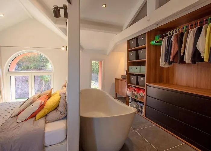 4 Etoiles, 300m2, 700 M Plage, 5 Min Du Centre