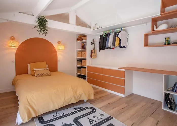 Villa 4 Etoiles, 300m2, 700 M Plage, 5 Min Du Centre Saint-Raphaël